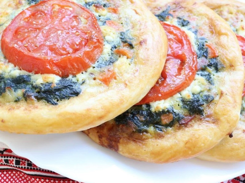 ZA LJUBITELJE TIJESTA Fantastična pitica sa špinatom i sirom (RECEPT+VIDEO)