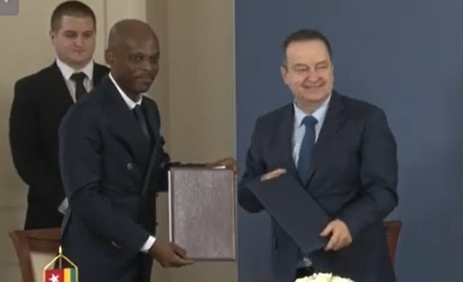 TOGO PRIZNAJE SAMO JEDNU SRBIJU, JEDINSTVENU! Povlačenje priznanja Kosova je definitivno