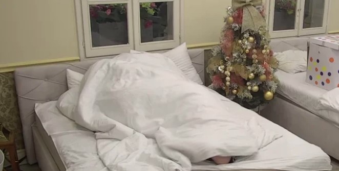 (VIDEO 18+) PUCA KREVET OD STRASTI! Zola dao sve od sebe u vreloj akciji sa Miljanom! Ovu noć neće zaboraviti!