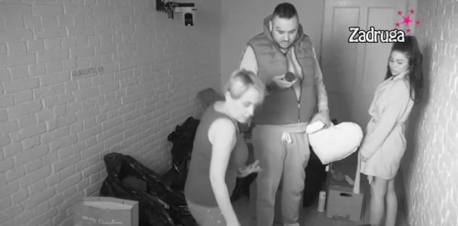 DRAMA SE NASTAVLJA! Maja napravila scenu jer Car želi da unese jastuk u krevet, pokušala da ga sakrije, pa osjetila njegov gnjev (VIDEO)