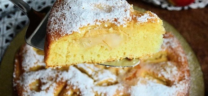 UČINITE NEDJELJU JOŠ SLAĐOM Brzi kolač s jabukama