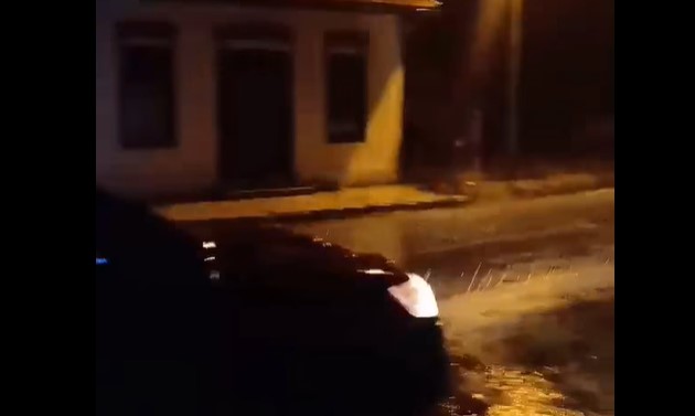 GACKO ULAZI U NEIZVJESNU NOĆ Visok vodostaj rijeke Đerope, ekipe na terenu (VIDEO)
