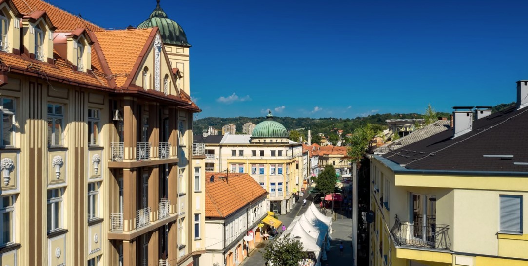 TUZLA ZAVIJENA U CRNO Pješak preminuo od povreda zadobijenih u saobraćajnoj nesreći