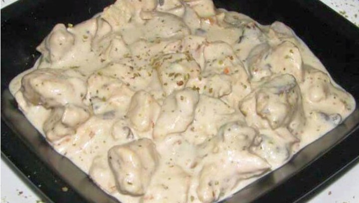 I NAJVEĆI GURMANI ĆE SE ODUŠEVITI Recept za ukusnu piletinu u sosu od pavlake i sira