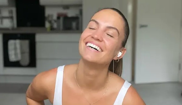"MUŠKARCI SU MI GOVORILI DA SAM ODVRATNA" Influenserka i fitnes trenerica pokazala svoje tijelo onakvo kakvo jeste - bez poziranja i filtera (FOTO)