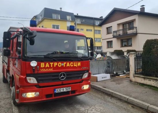POŽAR U ISTOČNOM SARAJEVU Gorjelo vozilo poslanika Narodne skupštine RS i njegovog punca