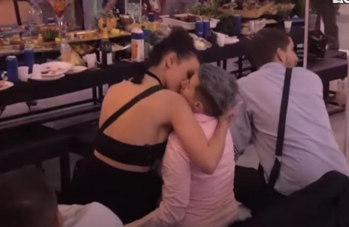 OGLASILA SE MAJKA ANITE STANOJLOVIĆ! Bijesna zbog kćerkinog odnosa sa Matorom: "Od sramote ne izlazim na ulicu"