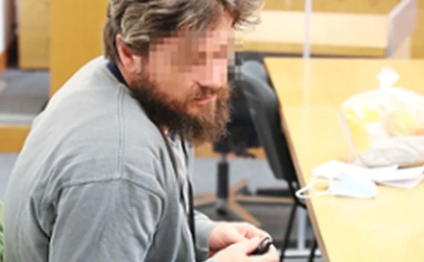 BOSANAC U NJEMAČKOJ UBIO DJEVOJKU ČEKIĆEM, PA POPIO ČAJ I NAHRANIO MAČKU Monstruozni ubice osuđen na doživotnu robiju