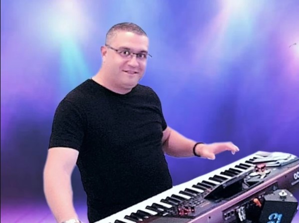 "KADA SE ZAVRŠILA SVIRKA, OBJESIO SE ISPRED KAFANE" Potresna ispovijest sestre preminulog pjevača kida dušu