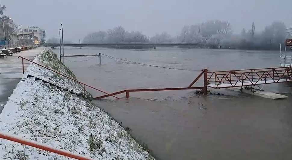 KIŠU ZAMIJENIO SNIJEG Vodostaji Une i Save u Kozarskoj Dubici i danas u blagom porastu