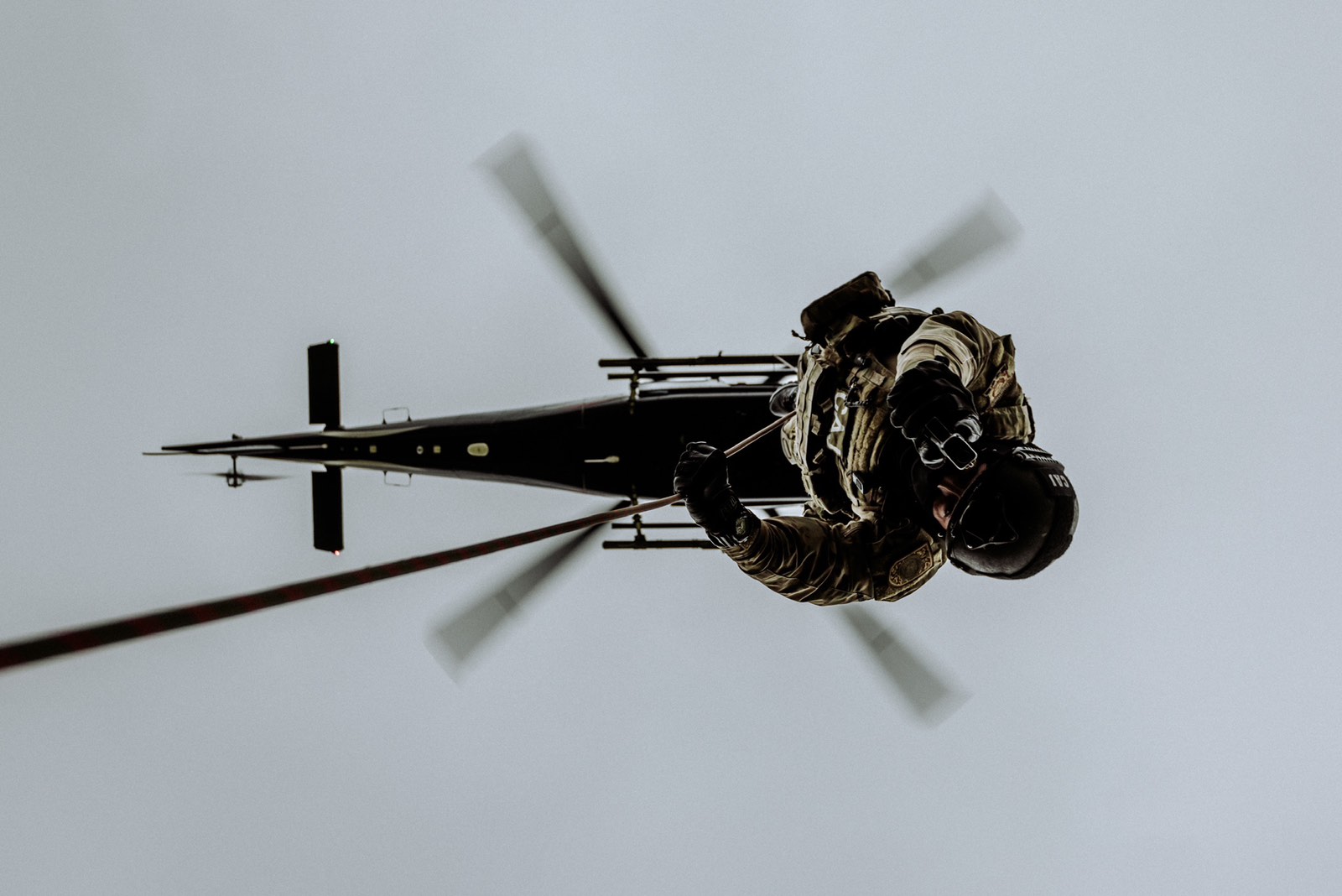 ZAIGRAO SE NA NEBU Pilot helikopterom iscrtao oblik penisa u vazduhu (FOTO)
