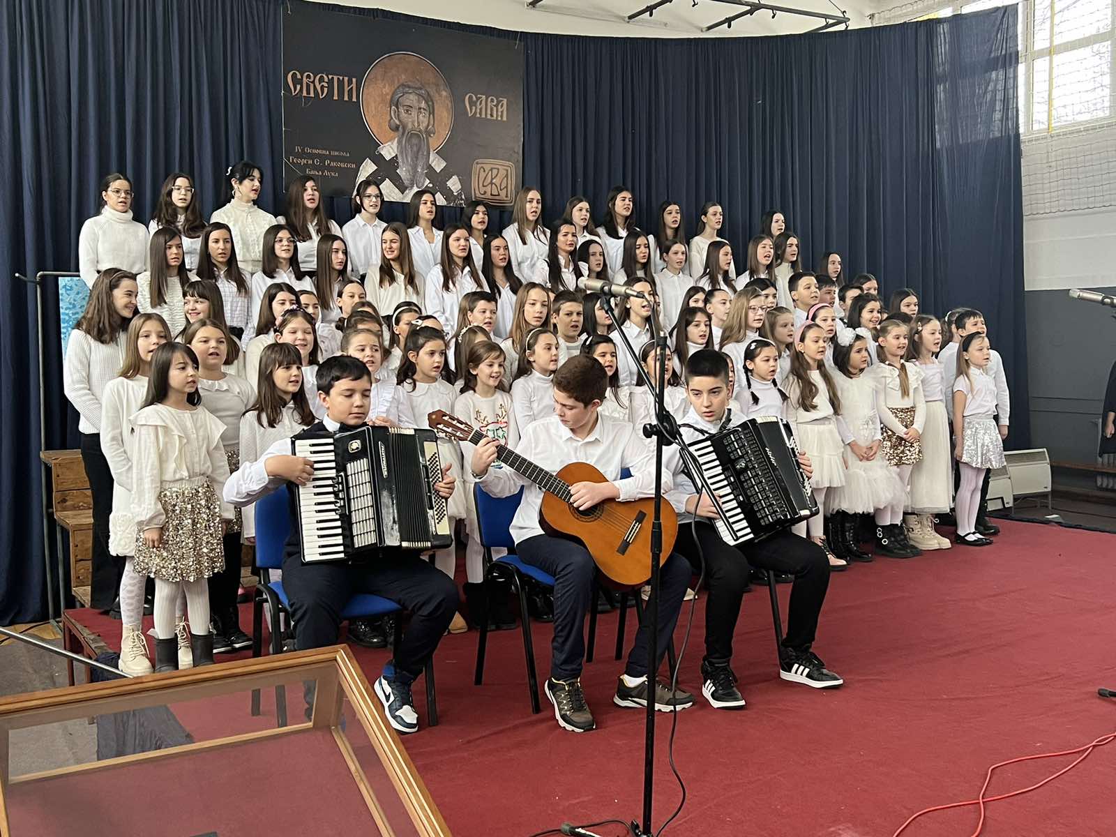 OBILJEŽEN SAVINDAN Svečanosti u više banjalučkih škola (FOTO)