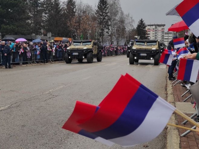 Taktičko vozilo "Vihor" premijerno predstavljeno na Svečanom defileu (FOTO)