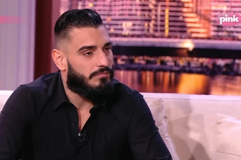 PJEVAČ PREVARIO ZAKON? Darku Laziću trajno oduzeli vozačku, on našao način da dobije novu