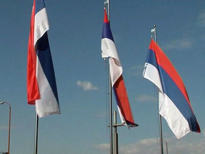 DOGODILO SE NA DANAŠNJI DAN, 10. OKTOBAR Skupština Srbije odlučila da republička zastava bude trobojka