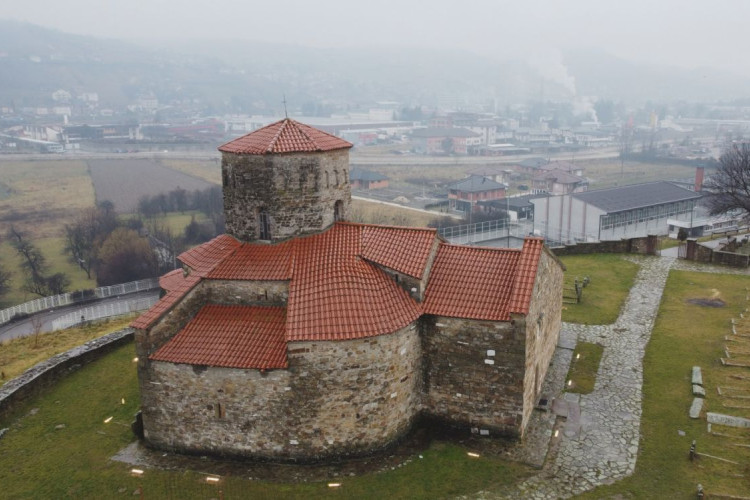 OVAKO IZGLEDA NAJSTARIJA CRKVA U SRBIJI U njoj se krstio Sveti Sava i njegova braća, a sada je štiti UNESKO