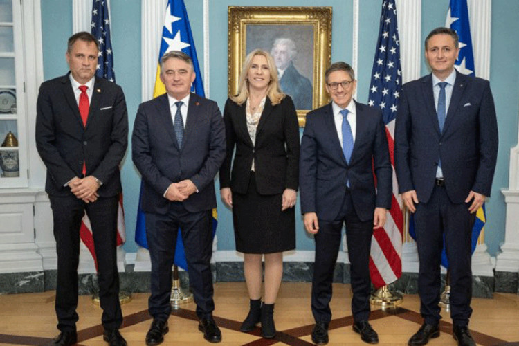 ČLANOVI PREDSJEDNIŠTVA SA ŠOLEOM Važna pravovremena primjena izbornih rezultata