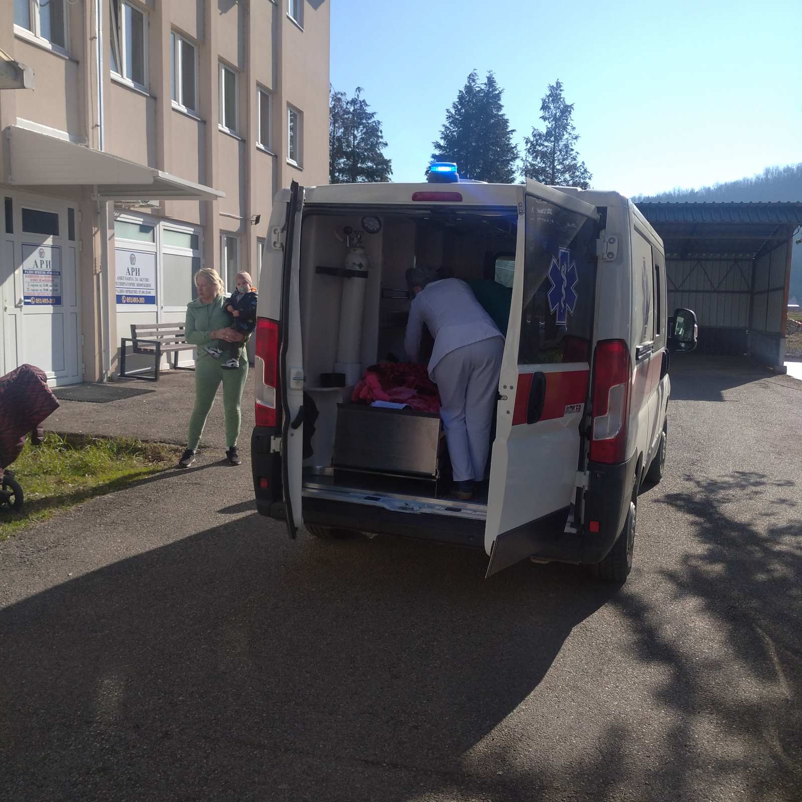 POROD KRENUO U VOZILU U Domu zdravlja u Čelincu uspješno porođena trudnica (FOTO)