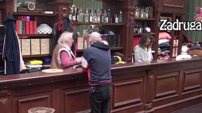 BUKTI RAT U ZADRUZI! Lepi Mića i Zorica osuli paljbu jedno po drugom: "Je*em te u usta lešu raspali!" (VIDEO)