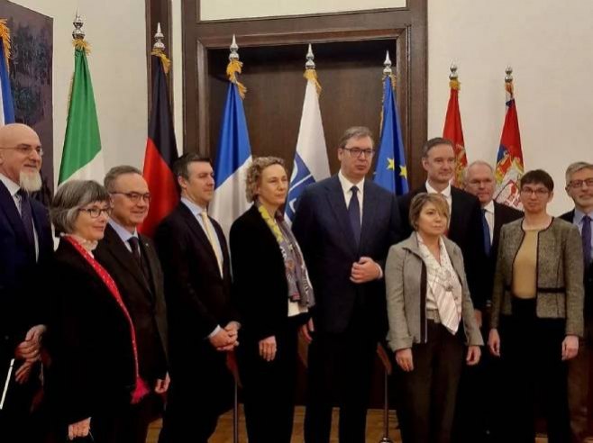 VUČIĆ SA AMBASADORIMA ZEMALJA KVINTE Razgovori o KiM i dijalogu Beograda i Prištine (FOTO)