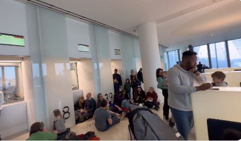 BLOKADA TOKOM BEZBJEDNOSNOG INCIDENTA: Američka ambasada u Londonu hitno zatvorena  (FOTO/VIDEO)
