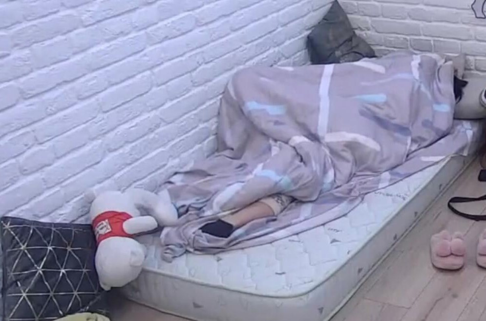 LEZBO-AKCIJA U SVIM POZAMA! Matora i Anita ispoštovale tradiciju utorkom, pa oborile rekord (VIDEO 18+)