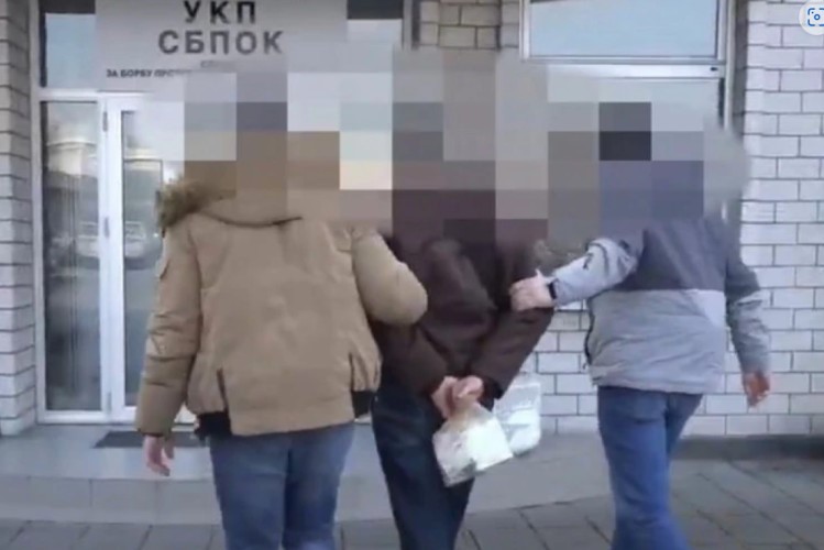 U AKCIJI ARMAGEDON UHAPŠENO 8 OSOBA Preko aplikacija vrbovali djecu za pornografiju