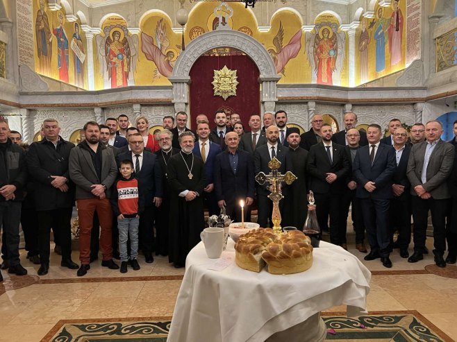 DAN REPUBLIKE SRPSKE U CIRIHU: Njegovati identitet srpskog naroda (FOTO)