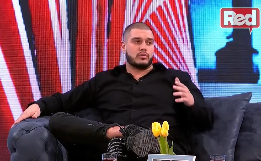 OSVRNUO SE NA PRIČE OKO ALEKS Sve djevojke su u Zadrugu došle da promovišu svoje se*sualne sposobnosti (VIDEO)
