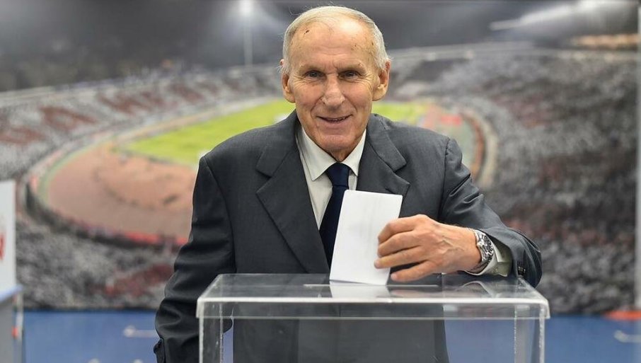 SADA I ZVANIČNO Dragan Džajić kandidovan za prvog čovjeka Fudbalskog saveza Srbije