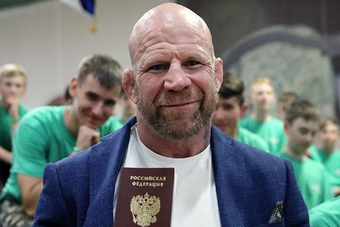 VOLI RUSIJU, ZBOG AMERIKE LJUDI PATE: MMA borac se odriče američkog državljanstva