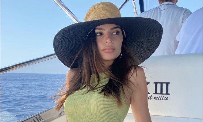 TOP MODEL I KOMIČAR SLAVE DAN ZALJUBLJENIH Flaša vina, razbacane stvari, a njih dvoje potpuno nagi (FOTO)