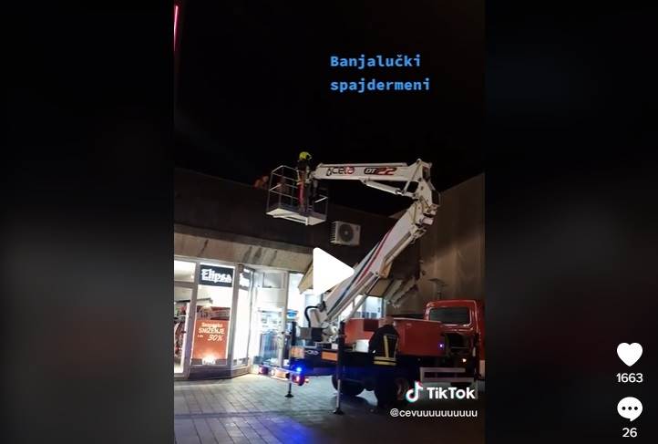 BANJALUČKI SPAJDERMENI! Neobična intervencija u gradu na Vrbasu: Vatrogasci spuštali maloljetnike sa Boske (VIDEO)