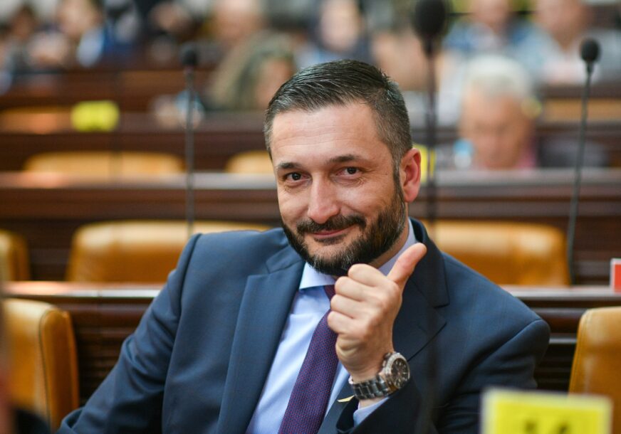 POLICIJA U GRADSKOJ UPRAVI Draško Stanivuković zamjenio bravu na kancelariji Ljube Ninkovića