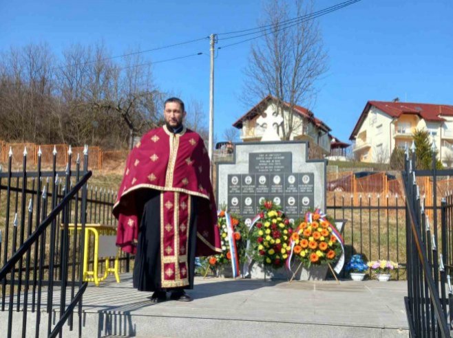 U MOTIKAMA SLUŽEN PARASTOS: Sjećanje na 16 poginulih boraca VRS