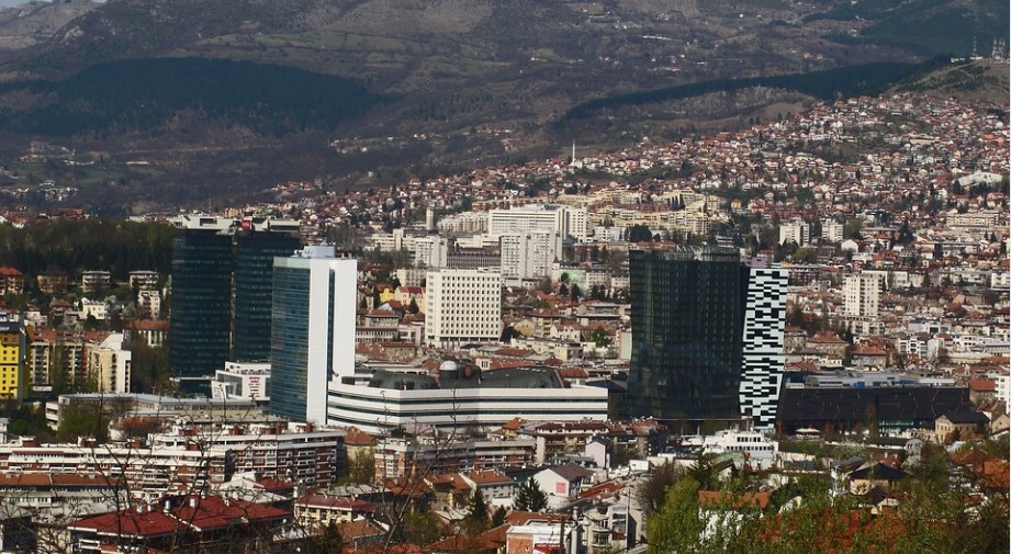 ZBOG ČEGA SE SARAJLIJE NAORUŽAVAJU? Pomama za oružanim listovima drastično povećana