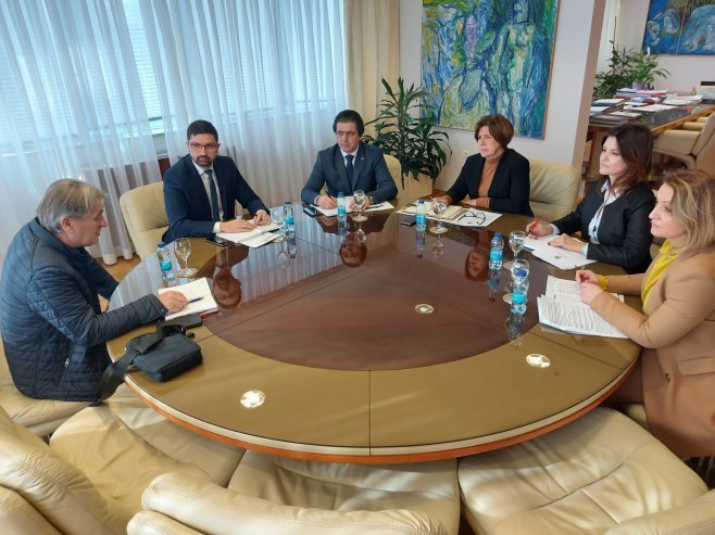Stojičić - Bratić: Upisnu politiku u srednje škole prilagoditi razvojnim potrebama Srpske