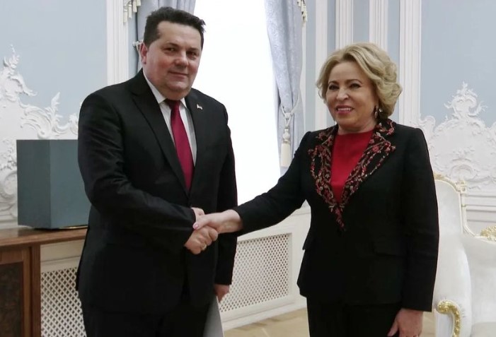 "ZAHVALJUJUĆI RS BiH NIJE UVELA SANKCIJE RUSIJI" Moskva zainteresovana za razvoj bilateralnih odnosa sa Srpskom