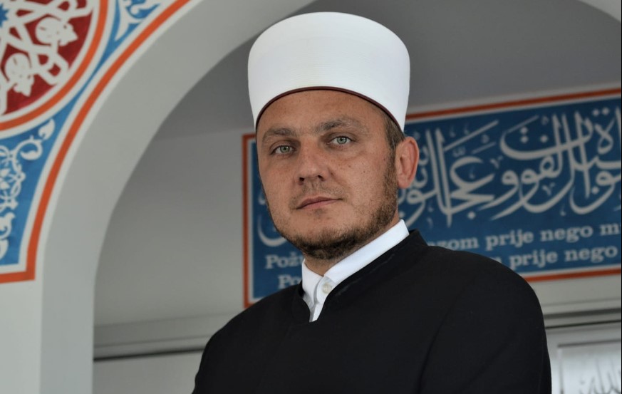 NAKON SKANDALOZNOG GOVORA JOŠ SKANDALOZNIJE OBJAŠNJENJE Glavni imam MIZ Kozarac Amir-ef. Mahić: "Nije mi bila namjera ikoga uvrijediti"