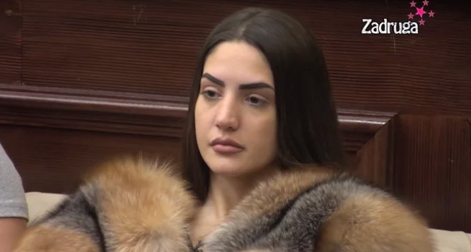 "BIVŠEM DEČKU NIJE DAVALA DA DIŠE" Anđelu Đuričić raskrinkala bivša drugarica: Bolesno je ljubomorna, proganjala je momka, morao je da reaguje njegov otac!
