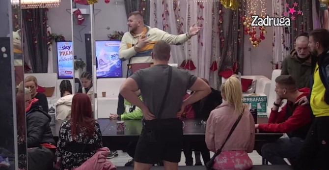 PODIGAO GLAS! Janjuš osudio Anu jer je doživjela fras zbog malog budžeta, pa joj skrenuo pažnju na pravo ličnog mišljenja! (VIDEO)