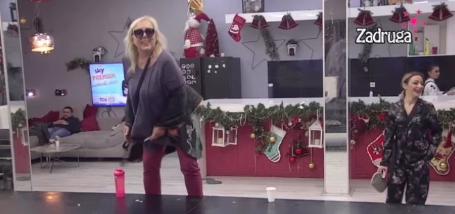 PLES NA STOLU I TVERKOVANJE! Zorica Marković pokazala da joj godine ne mogu ništa (VIDEO)