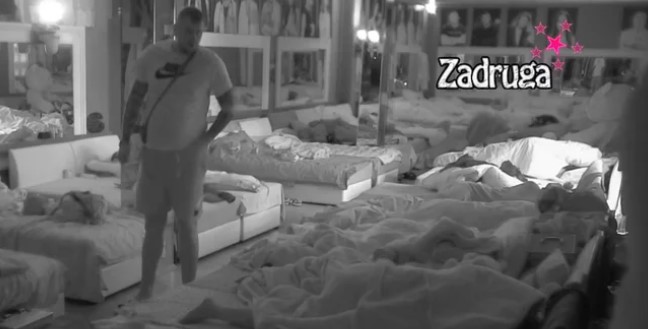 (18+ VIDEO) NOVO ISKUSTVO ZA SVE! Brutalni s*ks Anite i Matore zatresao spavaću sobu, zadrugari posmatrali vrelu akciju cimerki, smjenjivali se kao na traci!