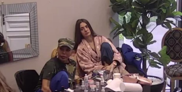 "PROPALA SKROZ" Anđela podsjetila Pecu na poznanicu koja je uništila sebi život zbog ljubavi, Đuričićeva priznala: Rijetki su momenti kad se smijem! (VIDEO)