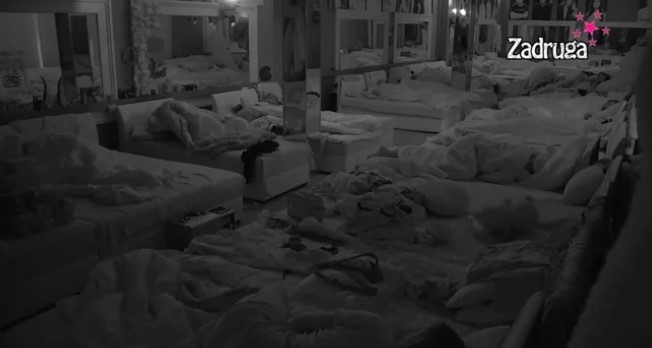 (VIDEO 18+) Matora dovela Anitu do vrhunca, pred publikom! Stanojlovićeva izbrojala sve zvijezde ovakve vrele akcije!