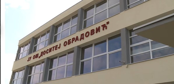 DJEČIJU GRAJU U BANJALUČKOJ ŠKOLI ZAMIJENIO MUK Učenici i kolege stradale učiteljice u šoku: Bila je divna žena i sjajan pedagog