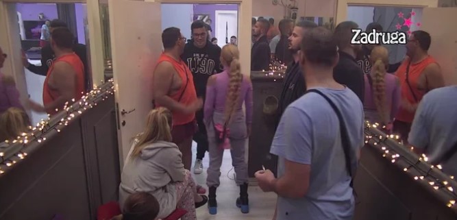 "ŽANA SE LJUBI SA MARKOM U KREVETU!" Neca raskrinkao zadrugare, nastala drama u pušionici! (VIDEO)