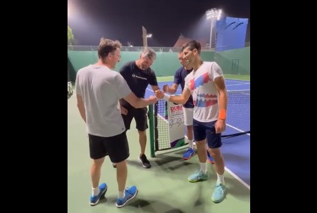 ČINI SE DA SE DOBRO ZABAVLJA Novak smislio novu riječ i krenuo u pohod na novu titulu (VIDEO)