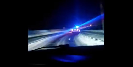 HAOS NA BH. PUTEVIMA Saobraćaj zbog snijega otežan, kamion sletio s kolovoza