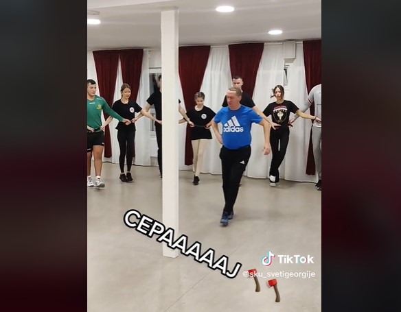 "CEPAAAJ!" Srpski folkloraši iz Švedske pokazali kako se veze kolo "sve u šesnaest", a uz trenera Igora grabe krupnim koracima ka titulama (VIDEO)